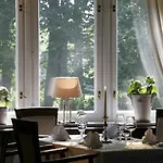 Gutshaus Kubbelkow 4* بيرغن أوف روغن